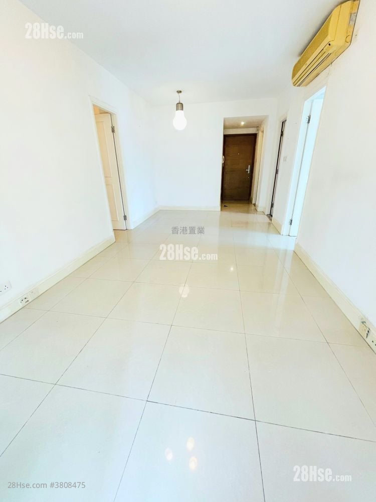 Metro Town Rental 3 Bedrooms , 1 Bathroom 594 ft²