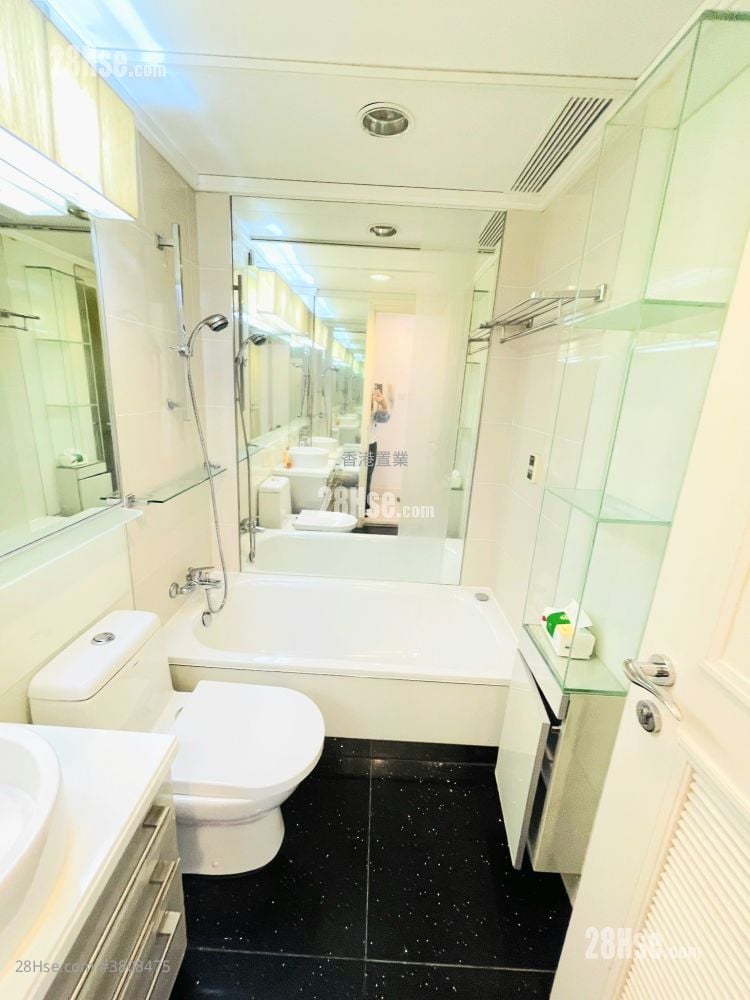 Metro Town Rental 3 Bedrooms , 1 Bathroom 594 ft²