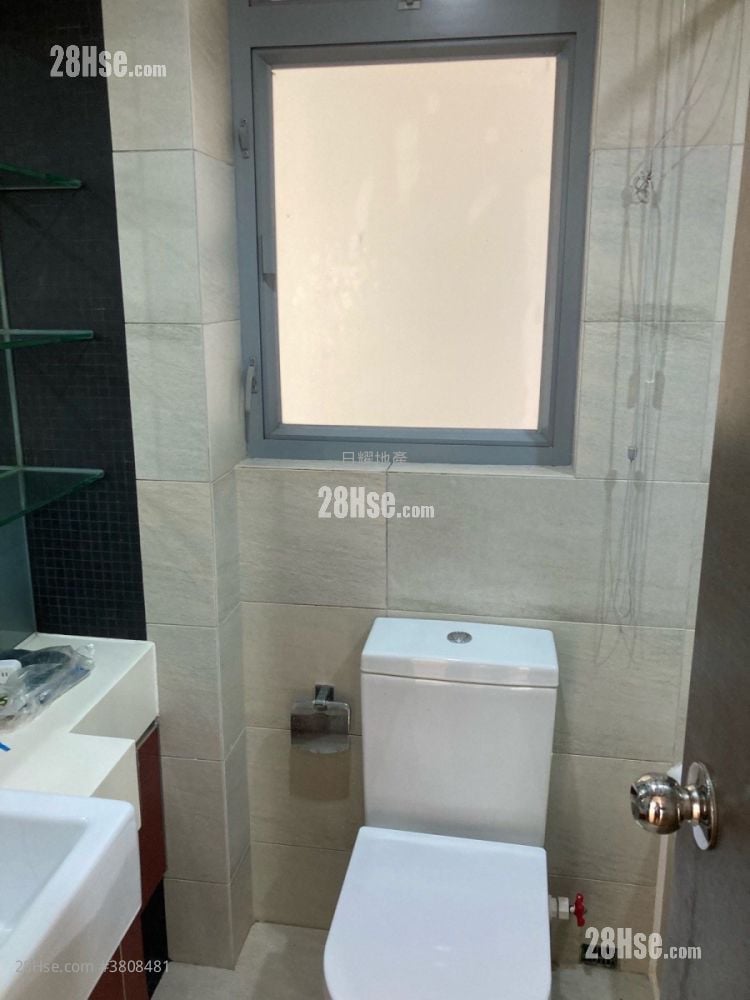 Grand Promenade Rental 2 Bedrooms , 1 Bathroom 467 ft²