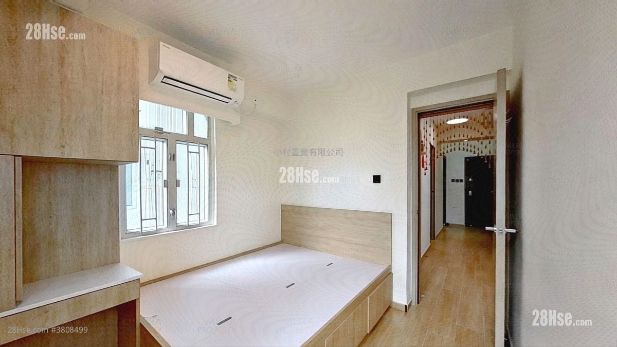 master room: Walton Estate Sell 3 Bedrooms , 1 Bathroom