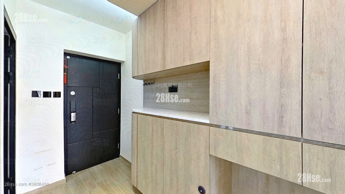 living room: Walton Estate Sell 3 Bedrooms , 1 Bathroom