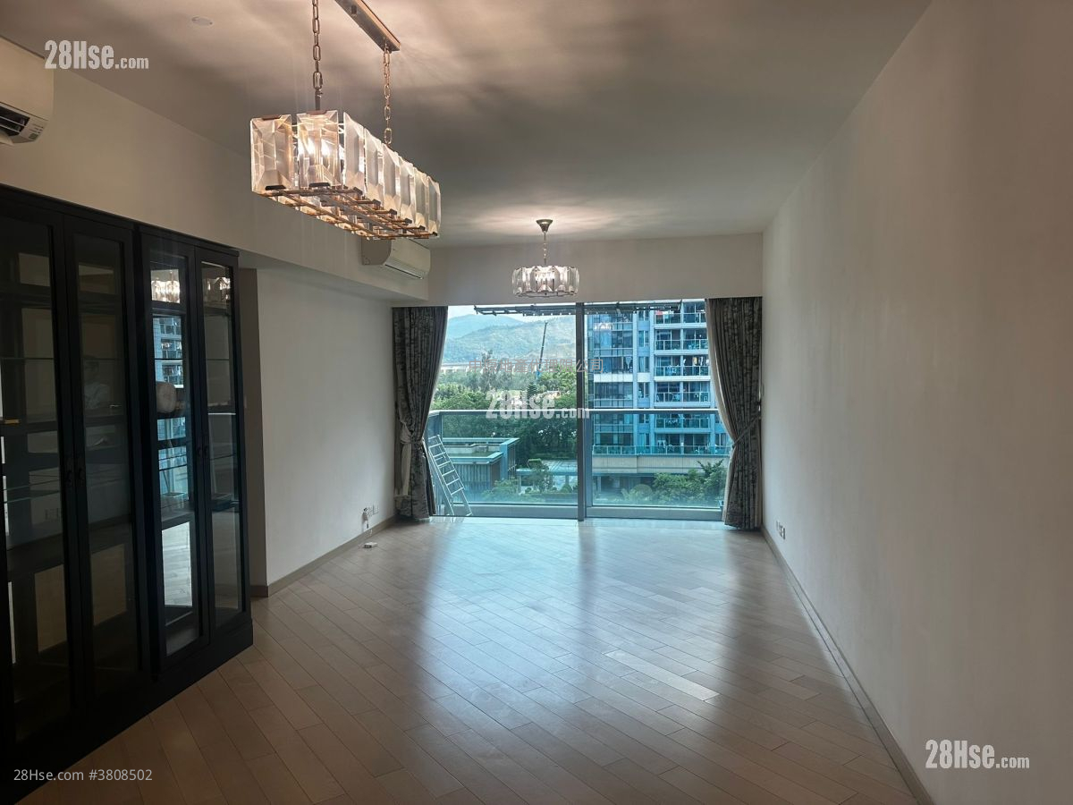 峻峦 租盘 4 房 , 2 浴室 1,061 平方尺