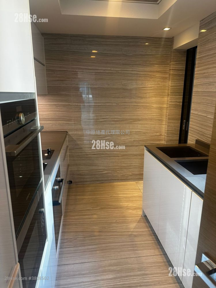 峻峦 租盘 4 房 , 2 浴室 1,061 平方尺