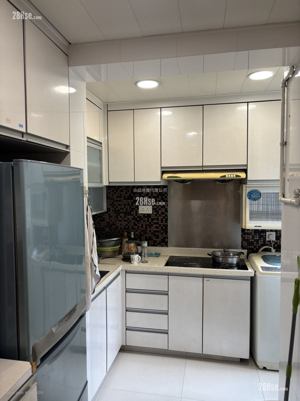 Yuk Ming Court Sell 651 ft²