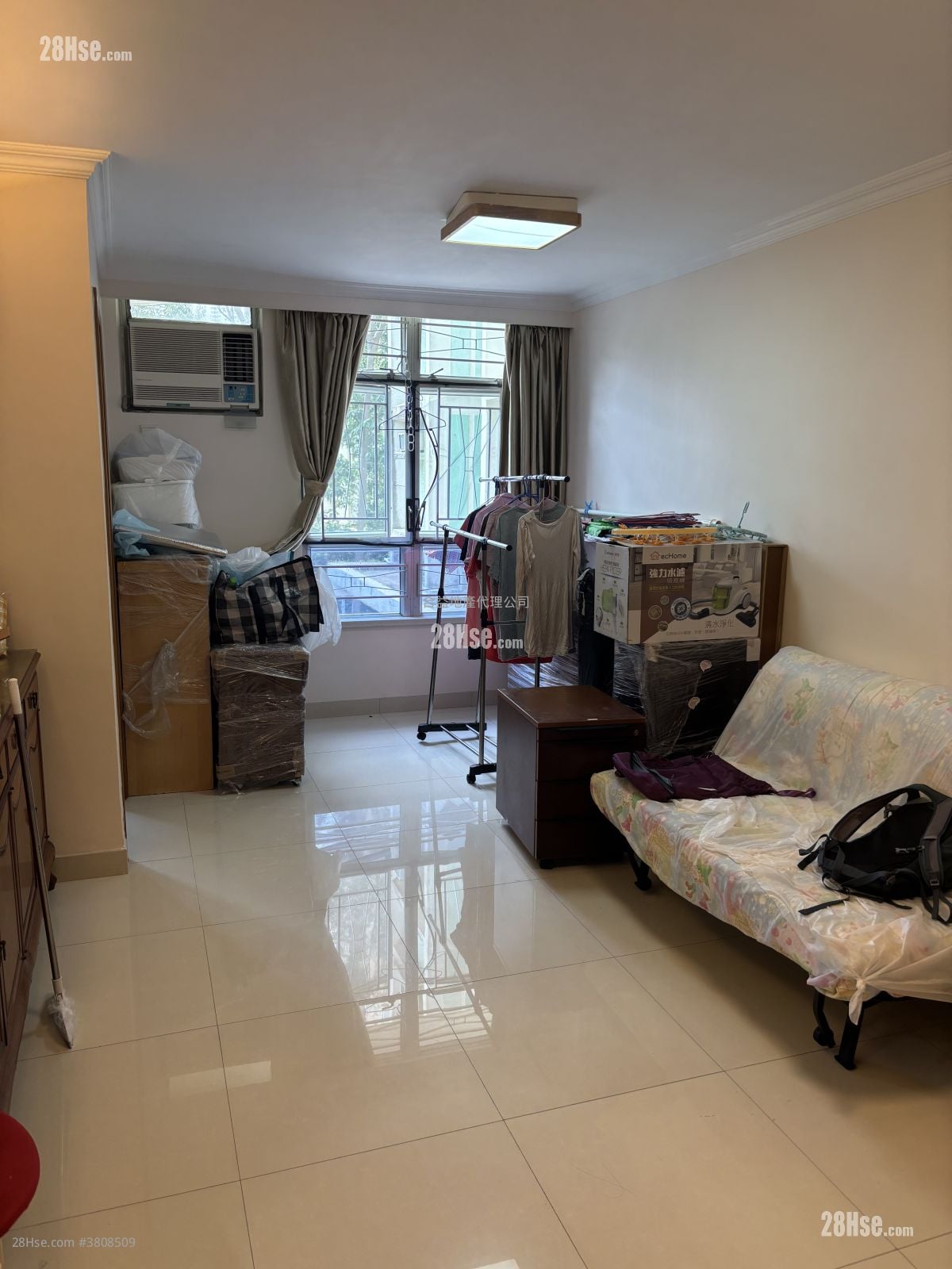 Yuk Ming Court Sell 651 ft²