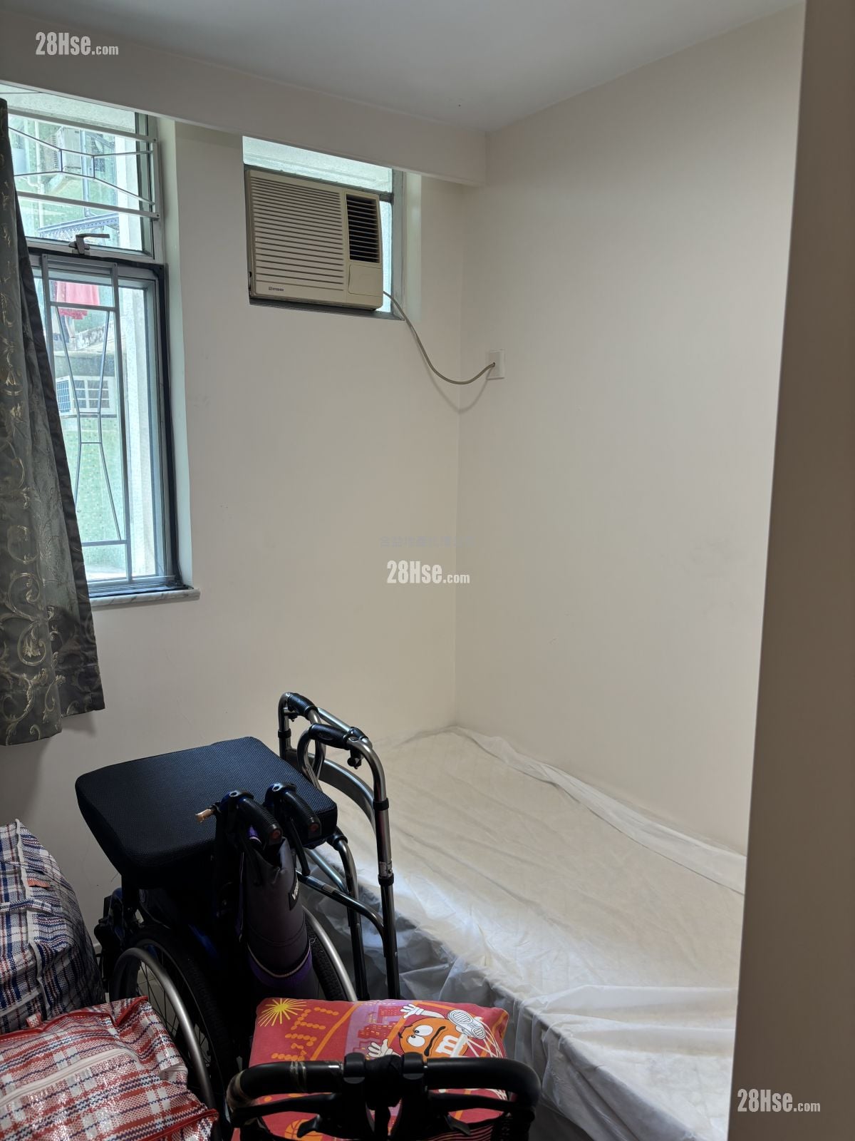 Yuk Ming Court Sell 651 ft²