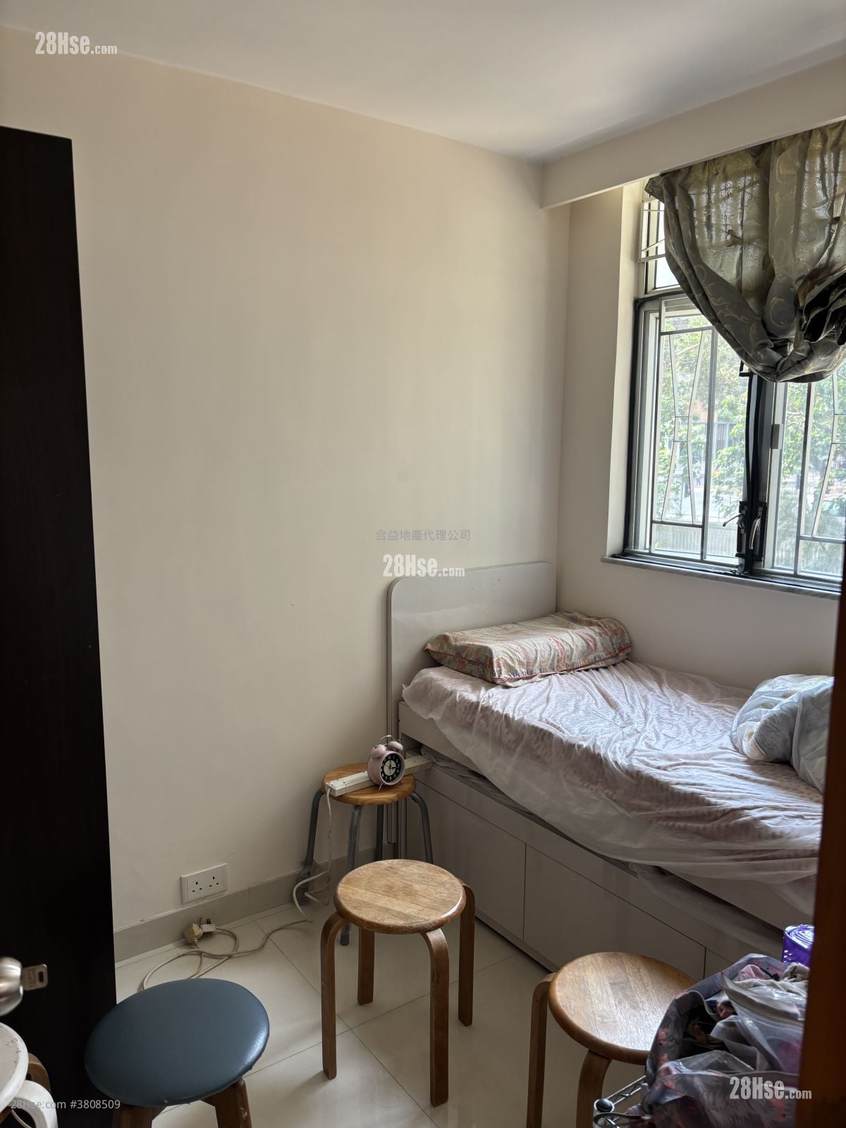 Yuk Ming Court Sell 651 ft²