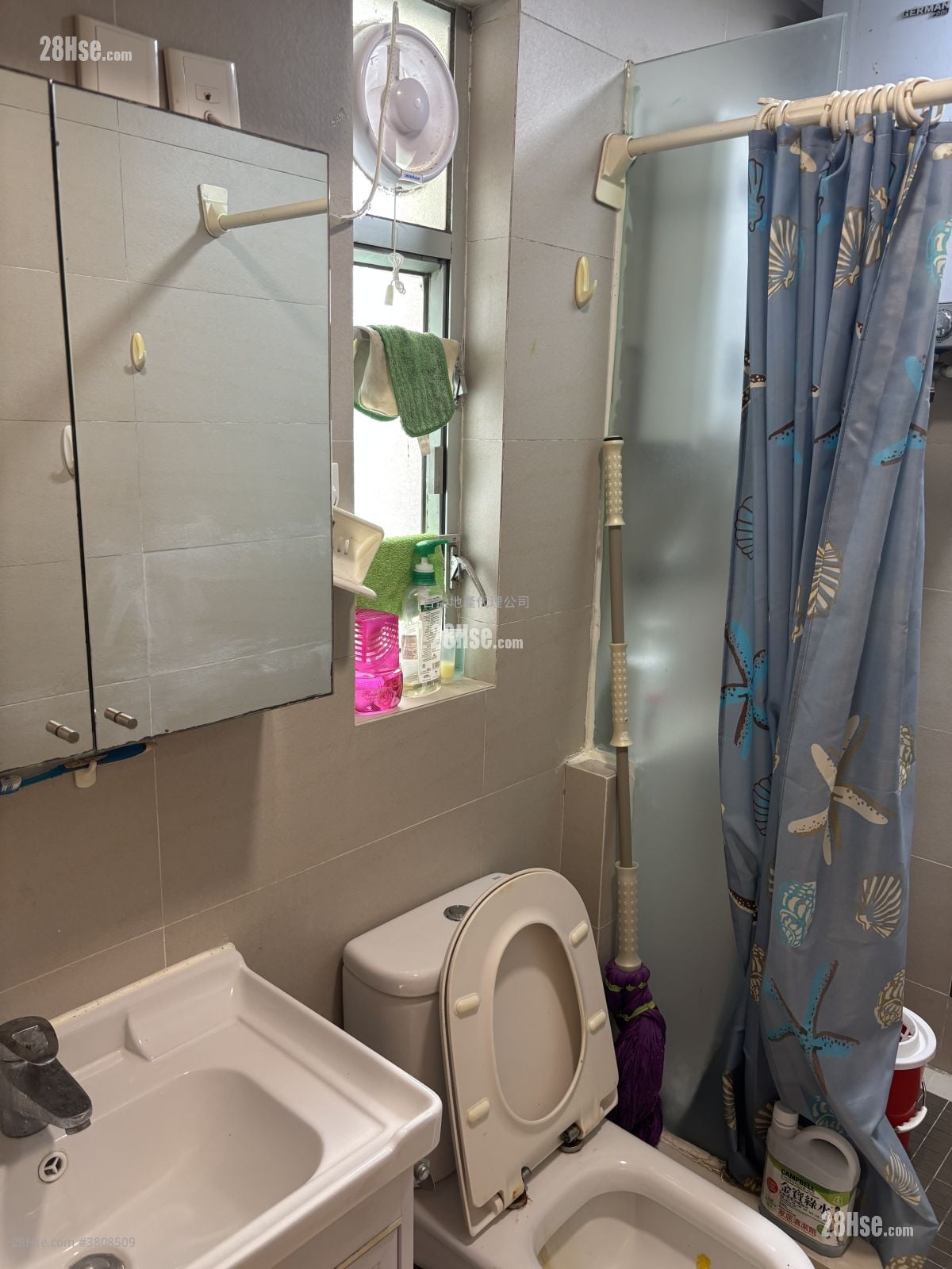 Yuk Ming Court Sell 651 ft²