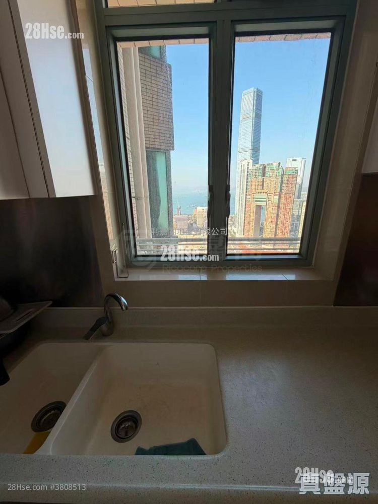 The Victoria Towers Rental 3 Bedrooms , 2 Bathrooms 821 ft²