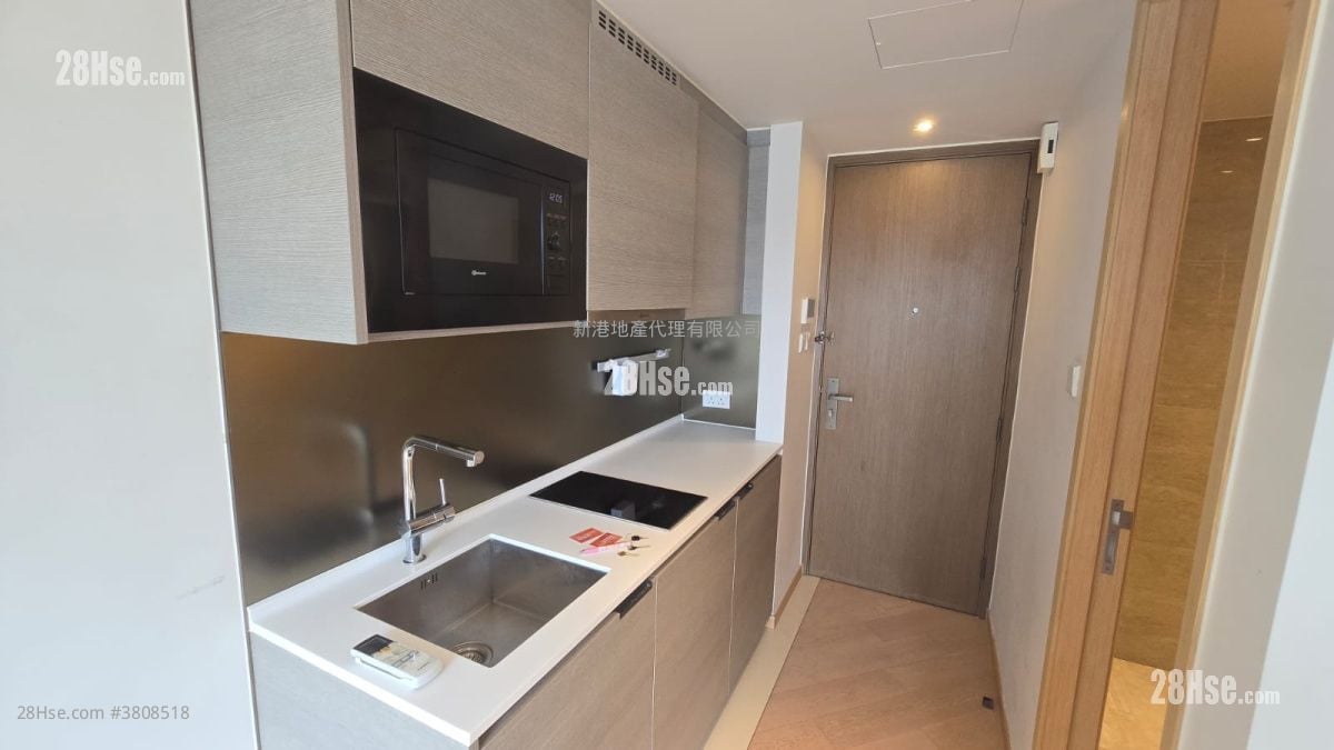 Upper East Sell Studio , 1 Bathroom 194 ft²