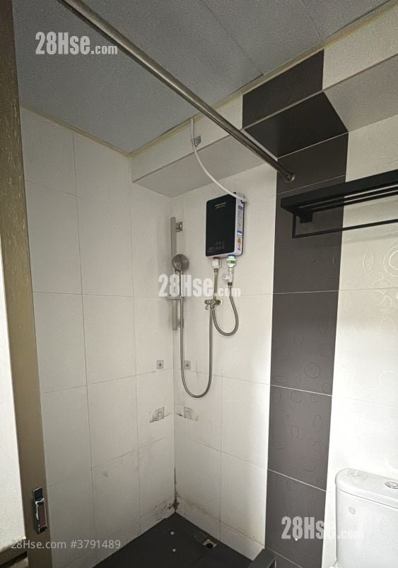 Mary Court Rental 354 ft²