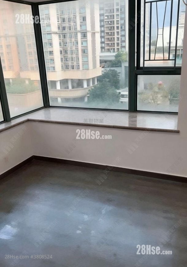 bedroom 1: Regentville Sell 2 Bedrooms , 1 Bathroom 469 ft²