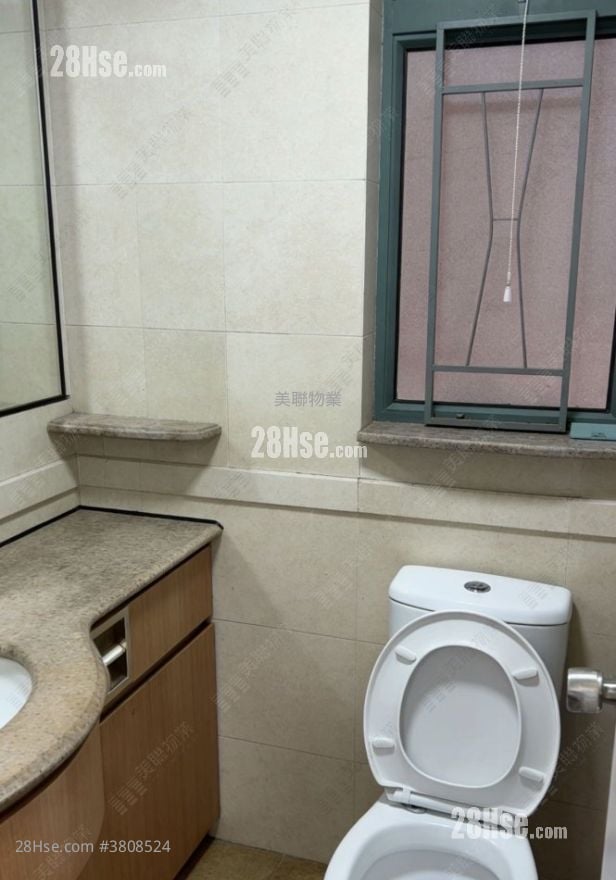 bathroom: Regentville Sell 2 Bedrooms , 1 Bathroom 469 ft²