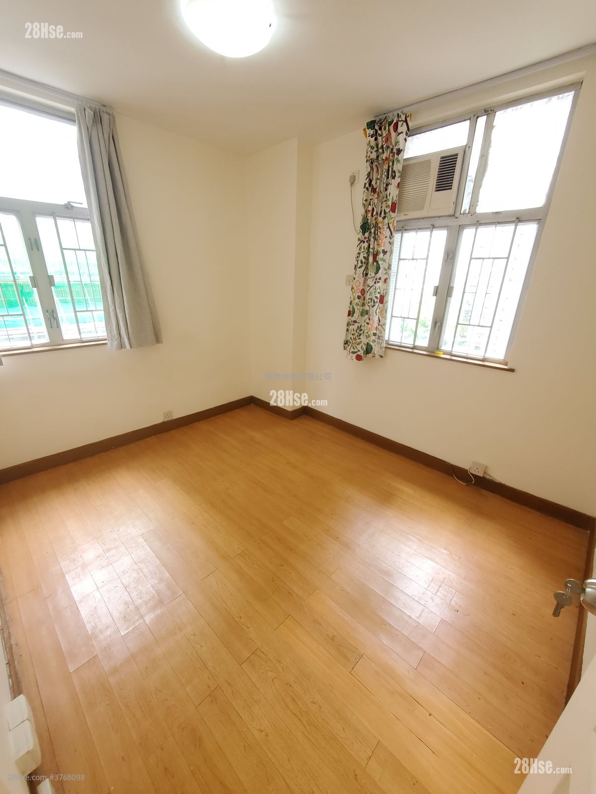 太古城 租盘 3 房 , 1 浴室 702 平方尺