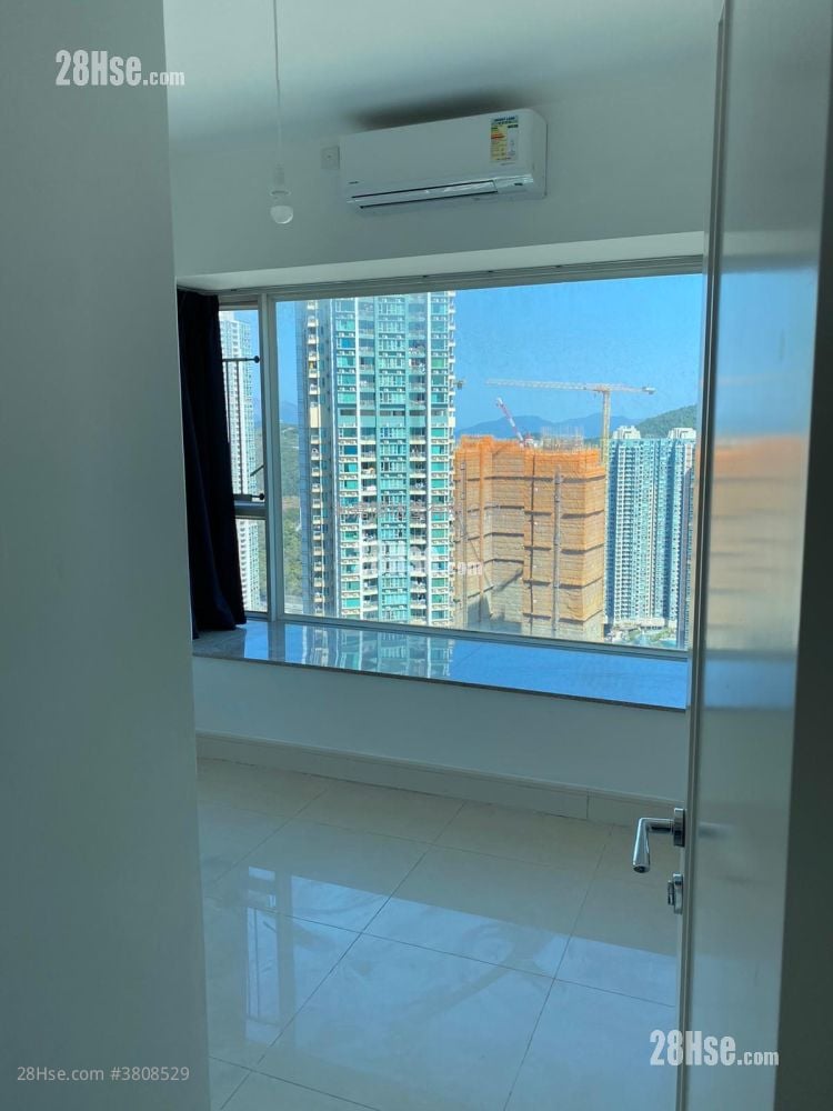 Le Prestige Rental 4 Bedrooms , 3 Bathrooms 977 ft²