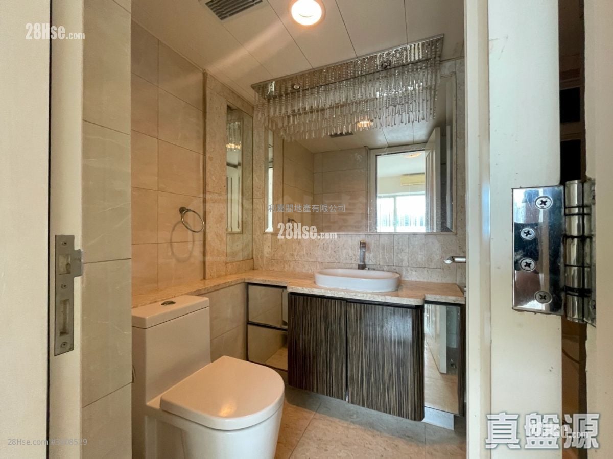 Le Prestige Rental 4 Bedrooms , 3 Bathrooms 977 ft²