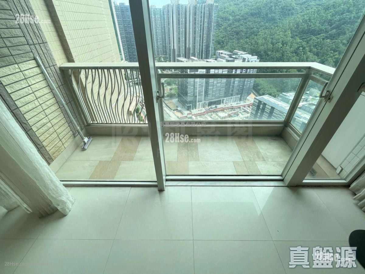 Le Prestige Rental 4 Bedrooms , 3 Bathrooms 977 ft²