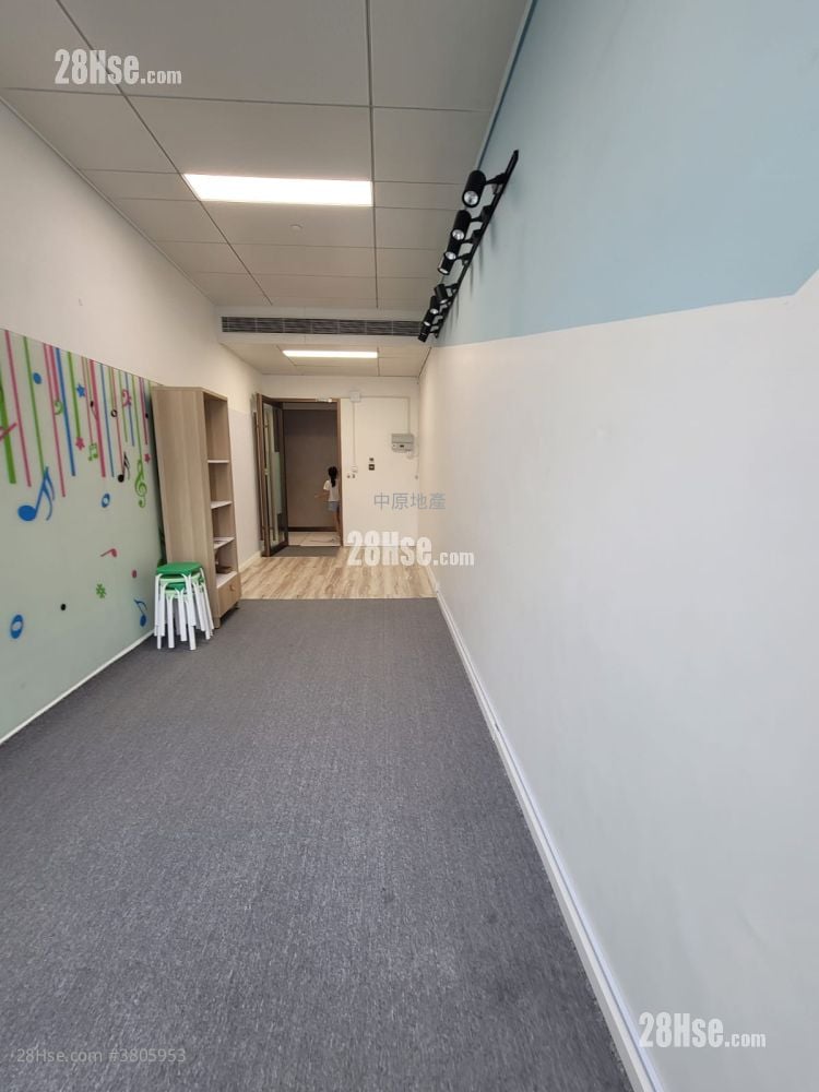 虹方 租盘 237 平方尺