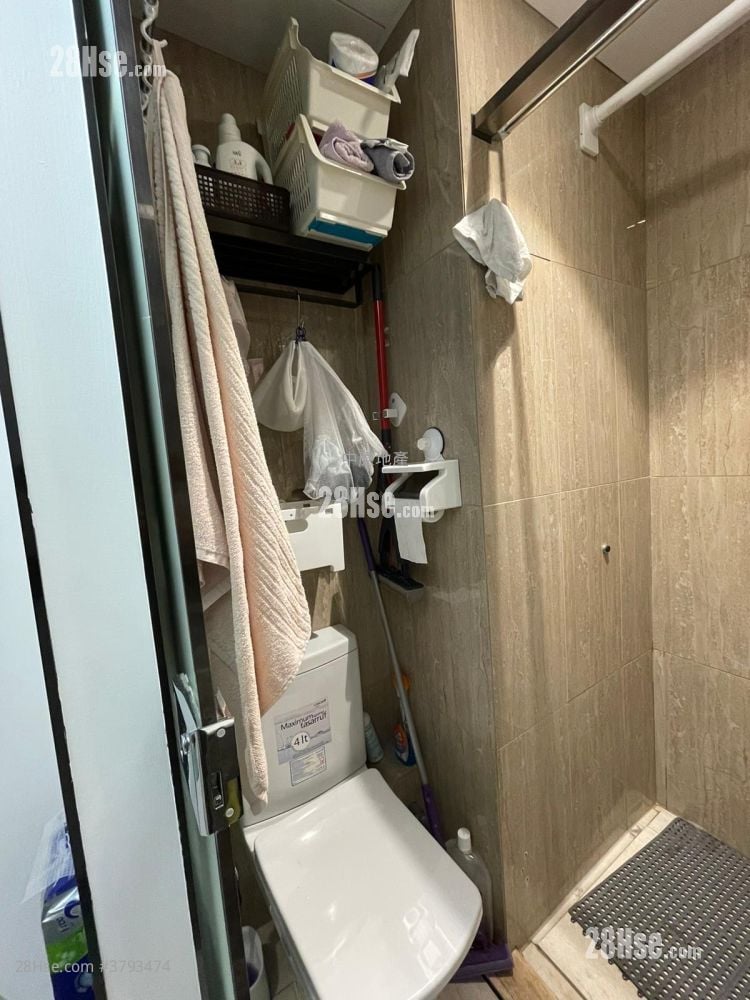 T Plus Sell Studio , 1 Bathroom 169 ft²