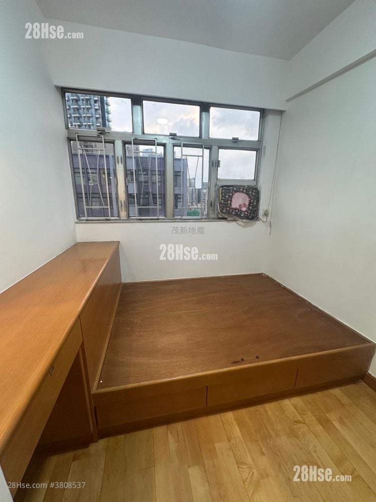 Pak Lok Building Rental 3 Bedrooms , 1 Bathroom 600 ft²