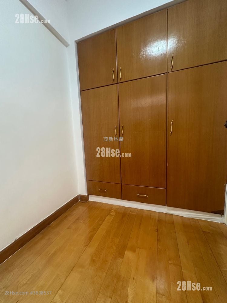 Pak Lok Building Rental 3 Bedrooms , 1 Bathroom 600 ft²