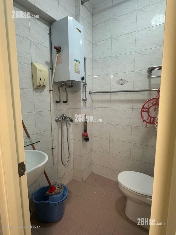 Pak Lok Building Rental 3 Bedrooms , 1 Bathroom 600 ft²