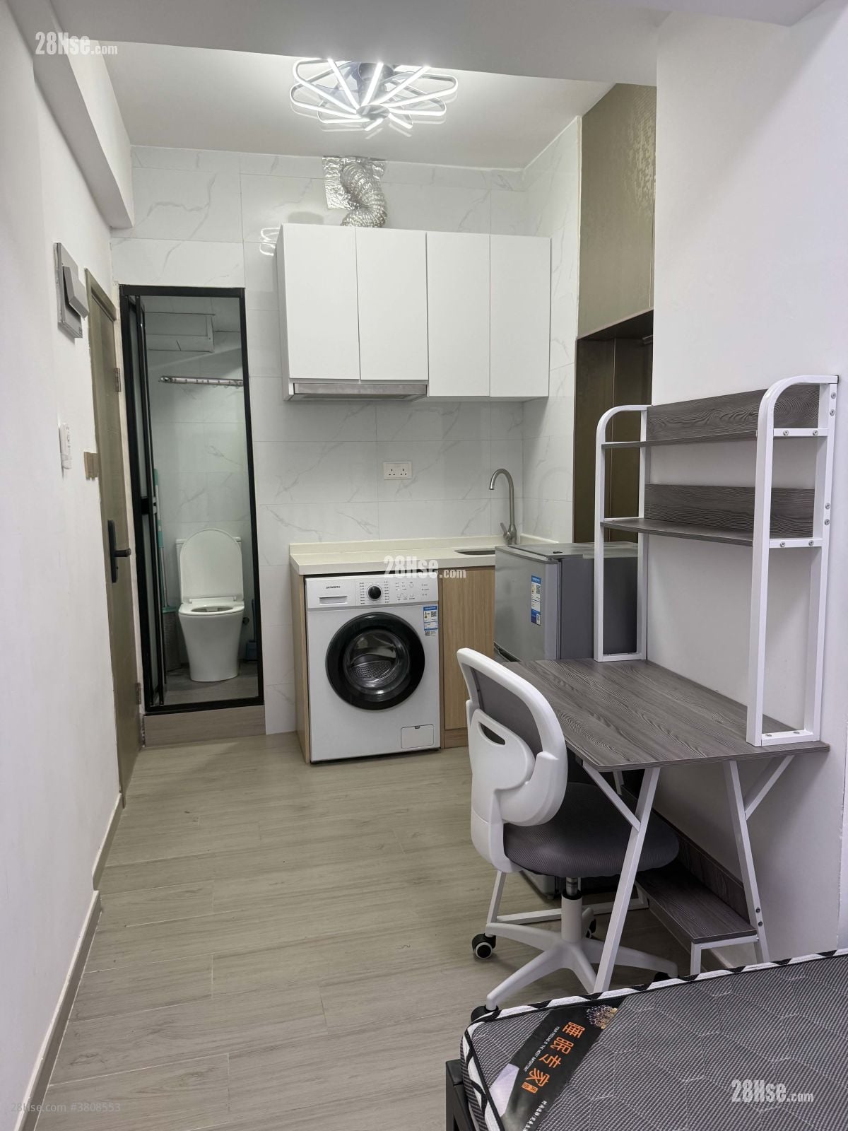 Waldorf Apartments Rental 150 ft²