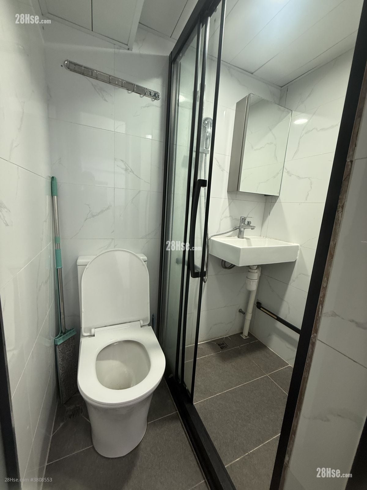 Waldorf Apartments Rental 150 ft²