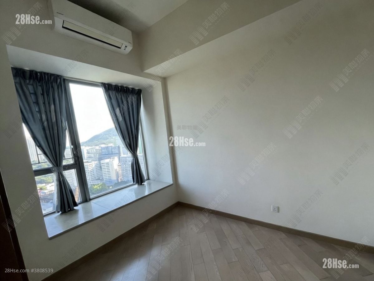 Century Gateway Sell 3 Bedrooms 723 ft²