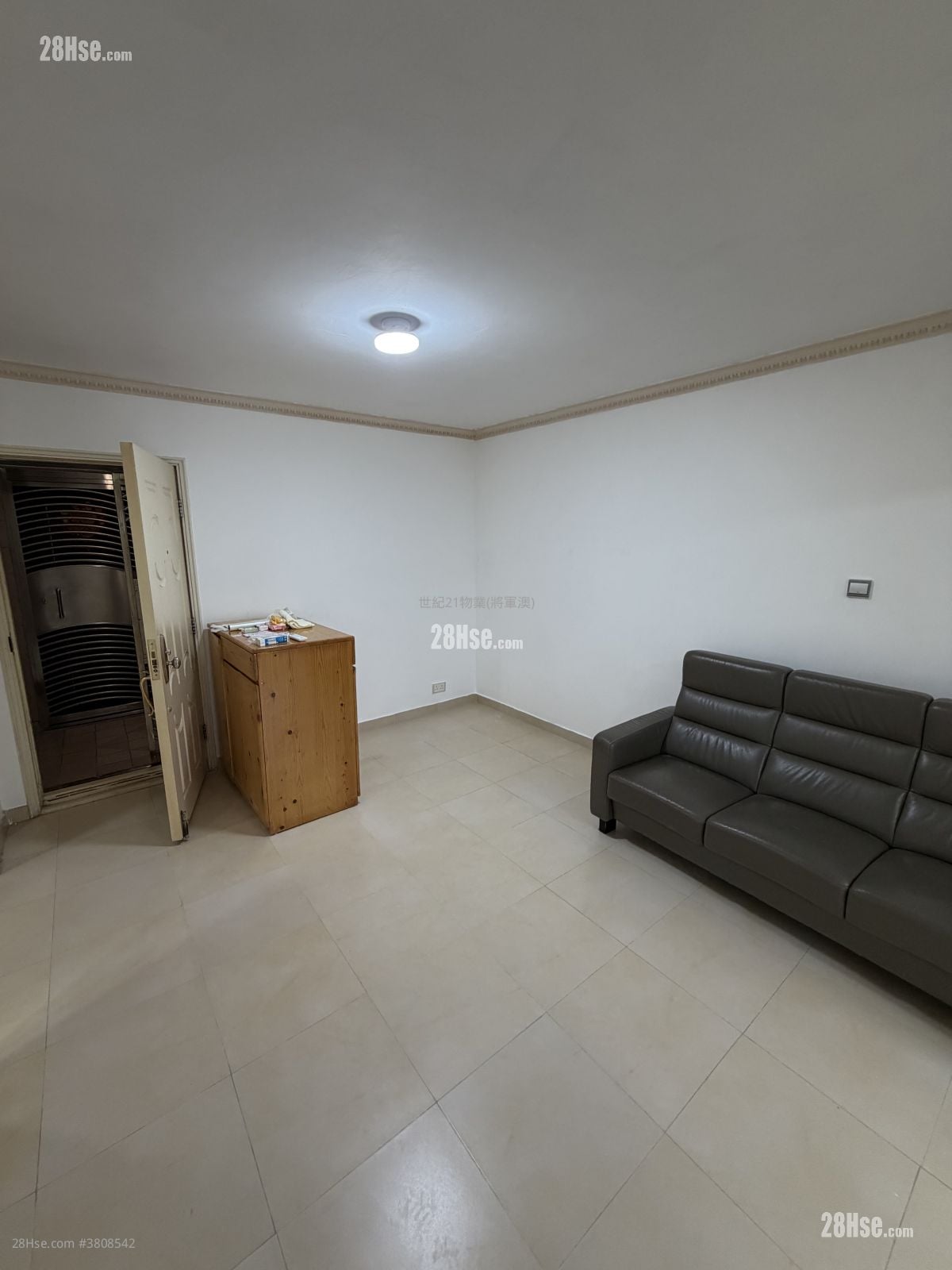 Kwong Ming Court Rental 433 ft²