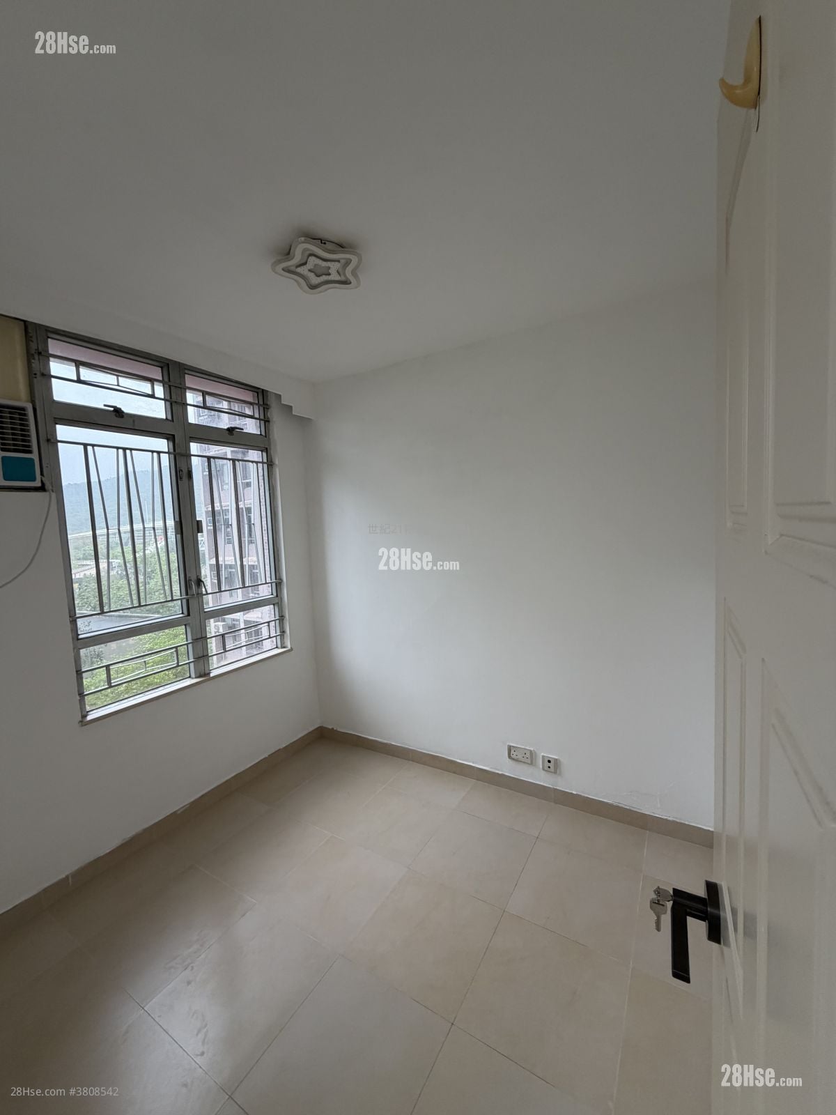 Kwong Ming Court Rental 433 ft²