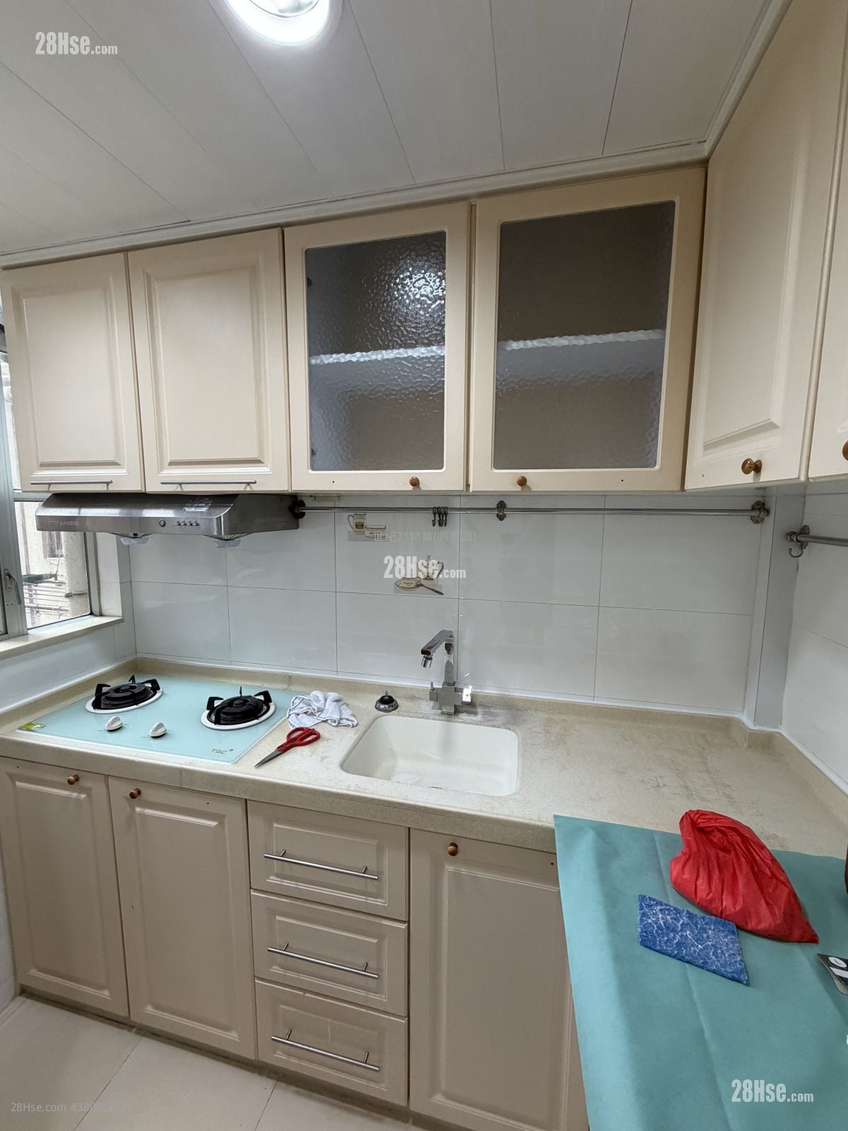 Kwong Ming Court Rental 433 ft²