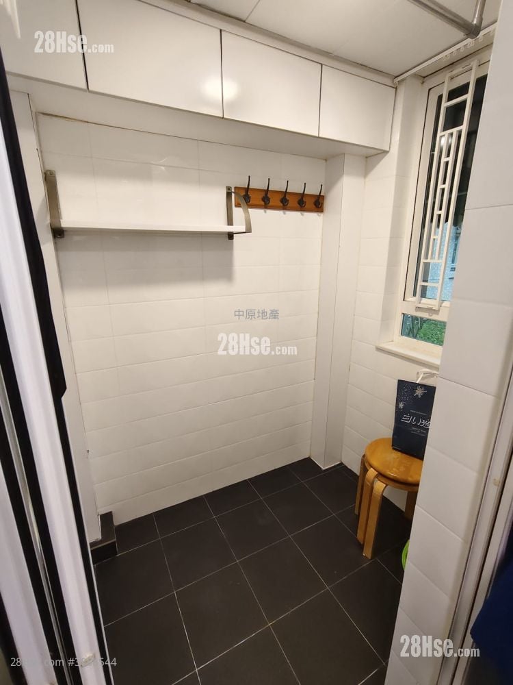 龙蟠苑 售盘 2 房 , 1 浴室 426 平方尺