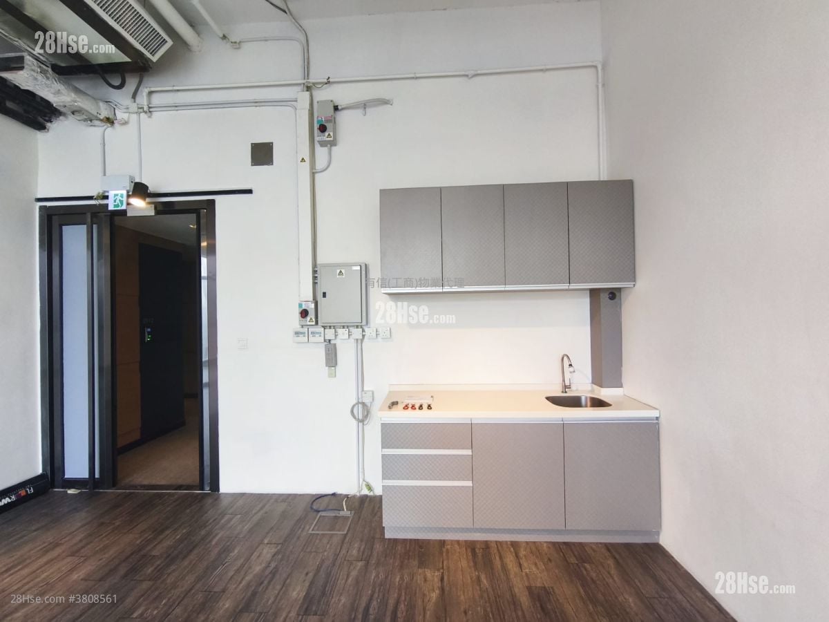 Global Gateway Tower Rental 531 ft²