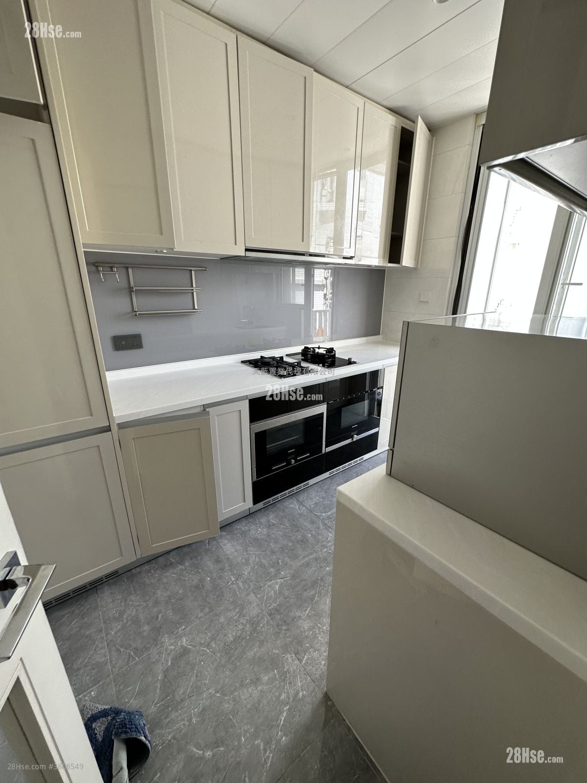 Monterey 租盘 4 房 , 3 浴室 887 平方尺