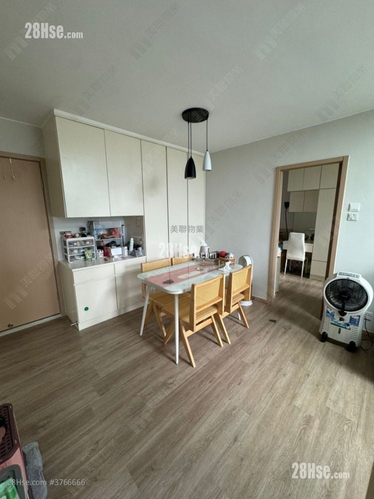 厅: 嘉盛苑 售盘 2 房 , 1 浴室 546 平方尺