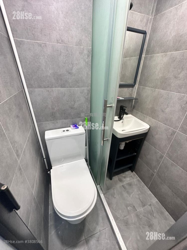 荣华大楼 租盘 1 房 , 1 浴室 160 平方尺