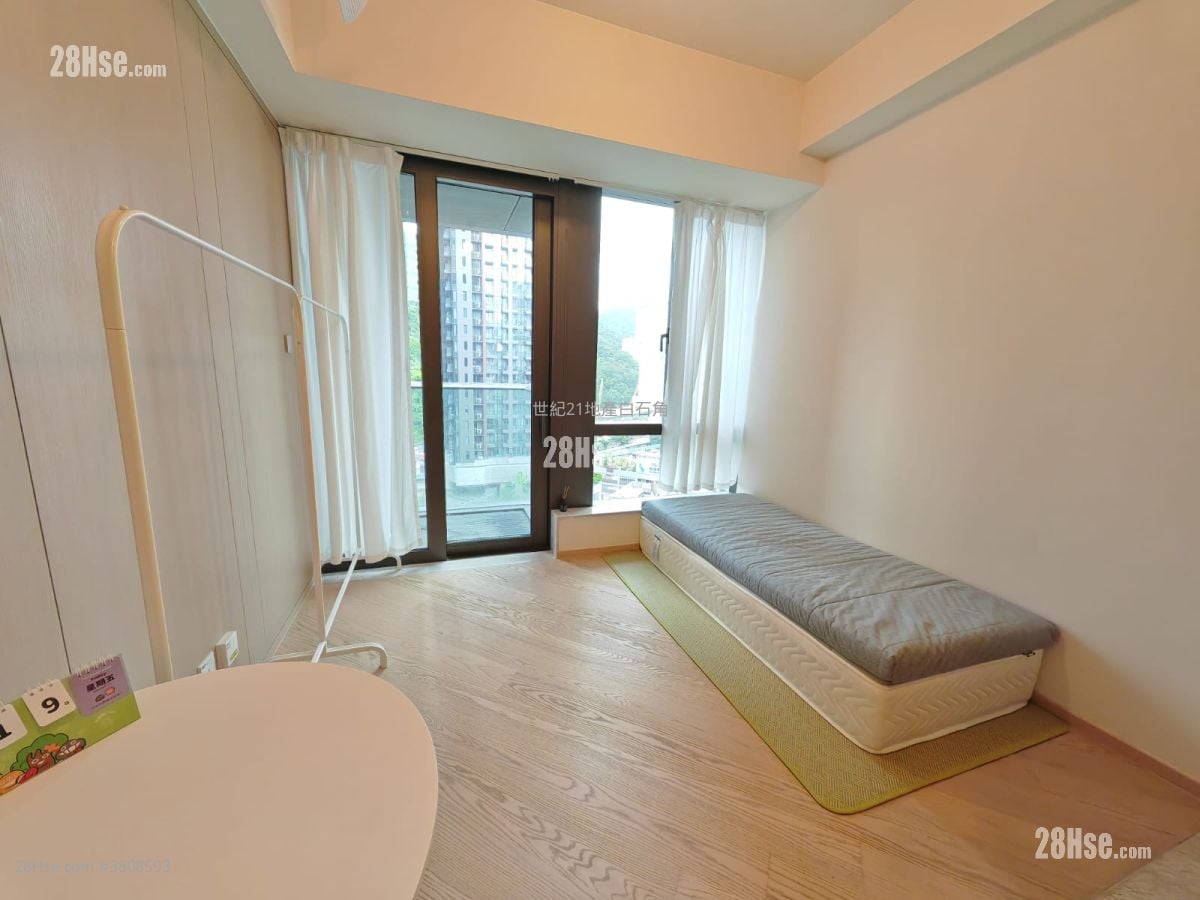 The Arles Sell Studio 228 ft²