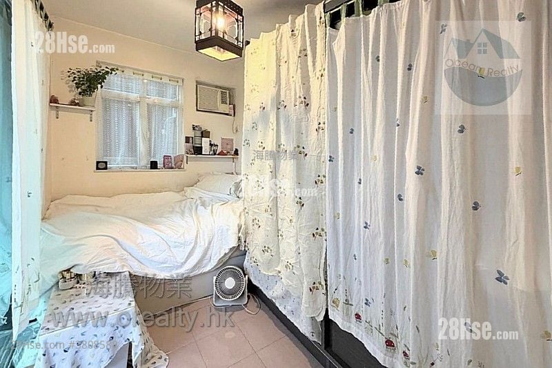 村屋 售盘 3 房 , 1 浴室 700 平方尺