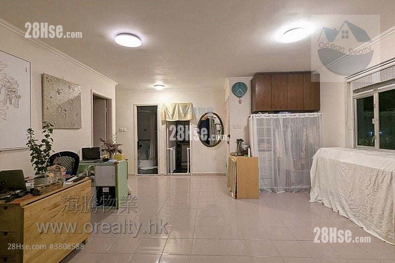 村屋 售盘 3 房 , 1 浴室 700 平方尺