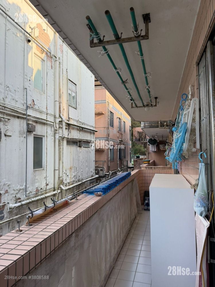 村屋 售盘 3 房 , 1 浴室 700 平方尺