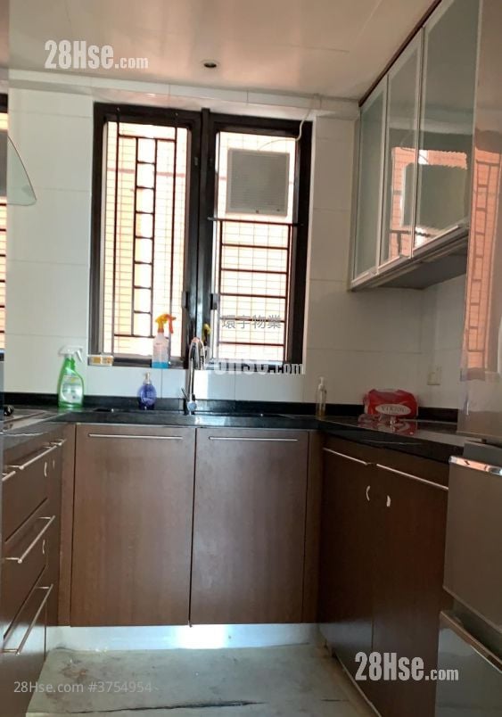 爵悦庭 售盘 4 房 , 2 浴室 716 平方尺