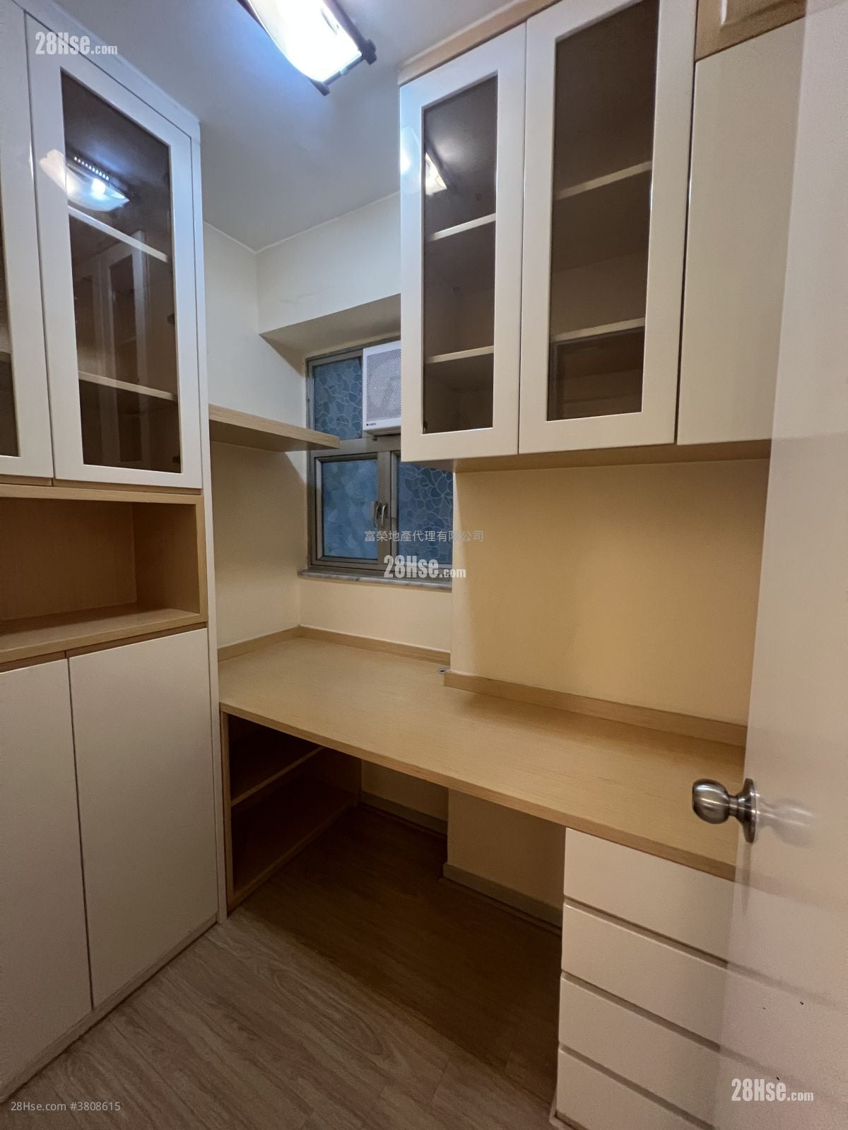 Whampoa Garden Rental 4 Bedrooms , 2 Bathrooms 681 ft²