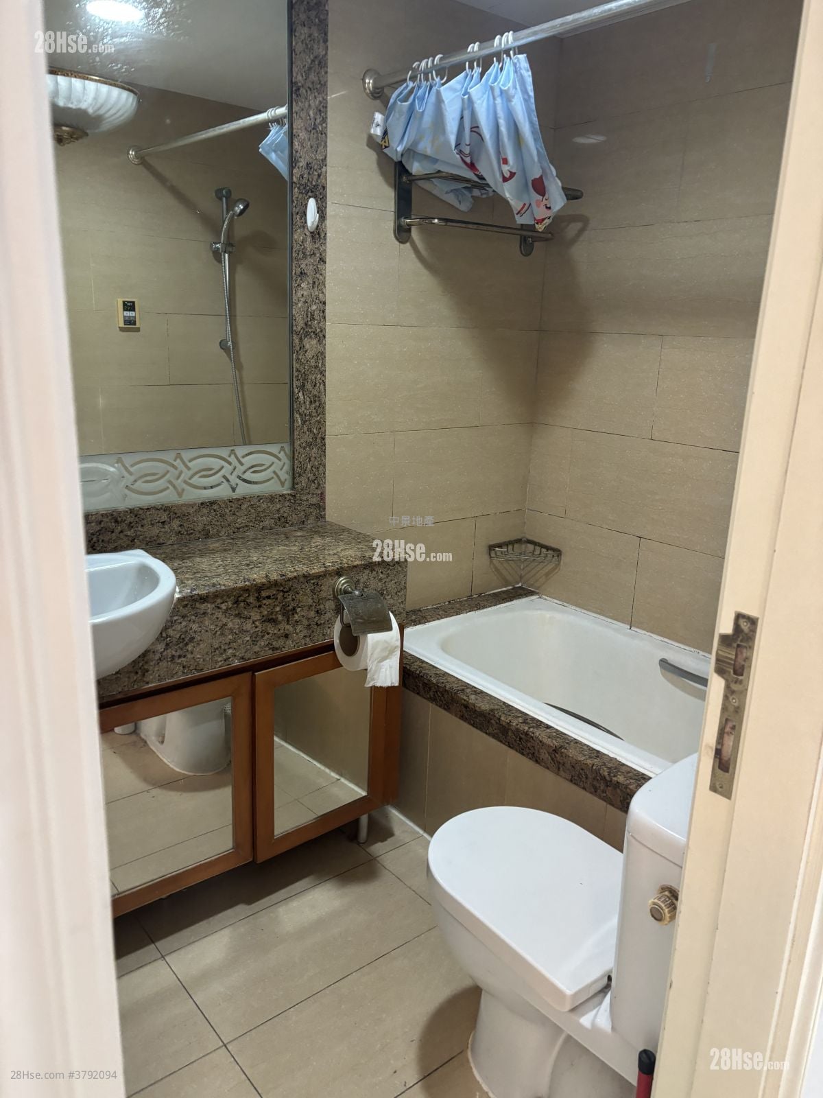 Sky Tower Sell 2 Bedrooms , 1 Bathroom 539 ft²