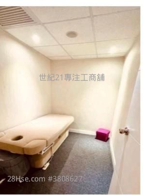 加拿芬廣場 租盤 5+ 房 , 1 廁所