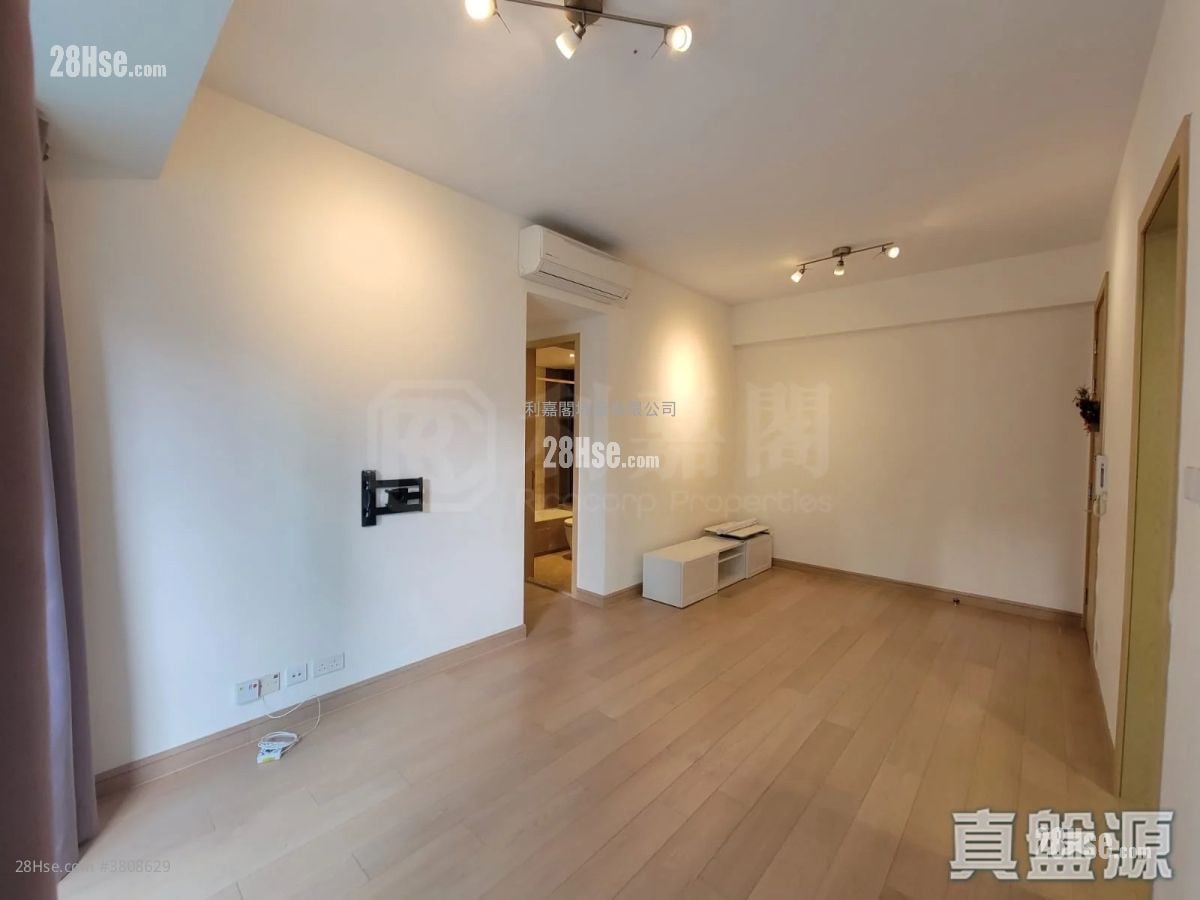 The Parkside Sell 3 Bedrooms , 2 Bathrooms 697 ft²