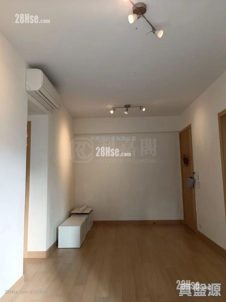 The Parkside Sell 3 Bedrooms , 2 Bathrooms 697 ft²