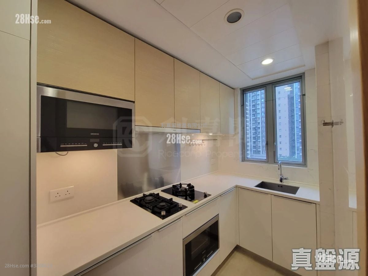 The Parkside Sell 3 Bedrooms , 2 Bathrooms 697 ft²