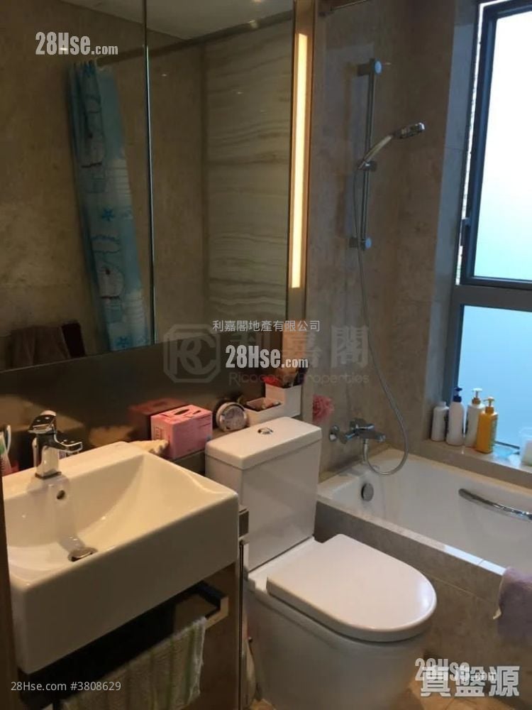 The Parkside Sell 3 Bedrooms , 2 Bathrooms 697 ft²