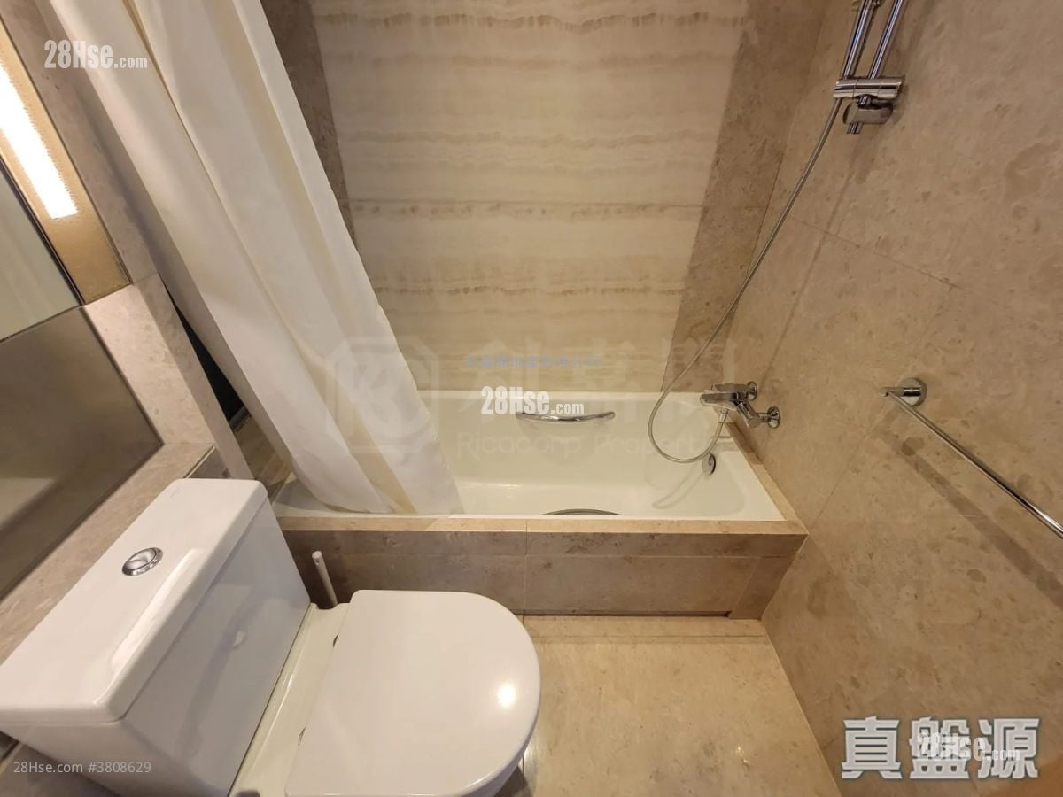 The Parkside Sell 3 Bedrooms , 2 Bathrooms 697 ft²